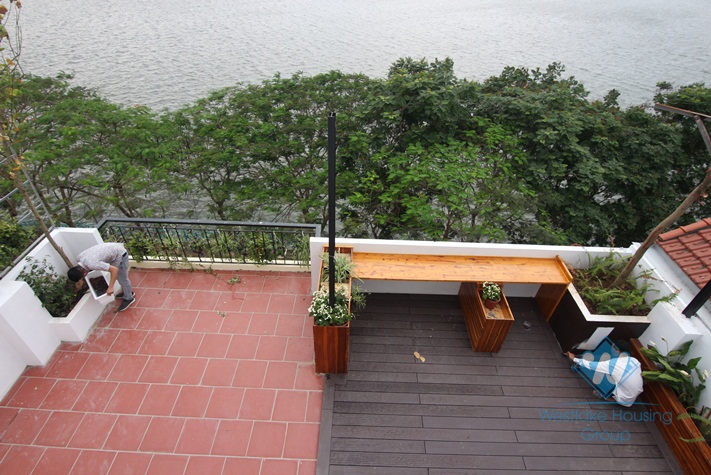 105 sqm office for rent in Tay Ho, Hanoi.